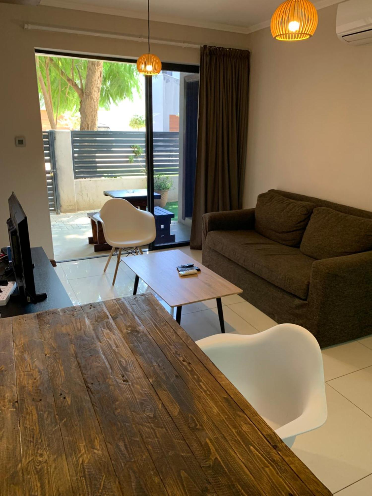 Lifestyle Apartments 哈博罗内 外观 照片