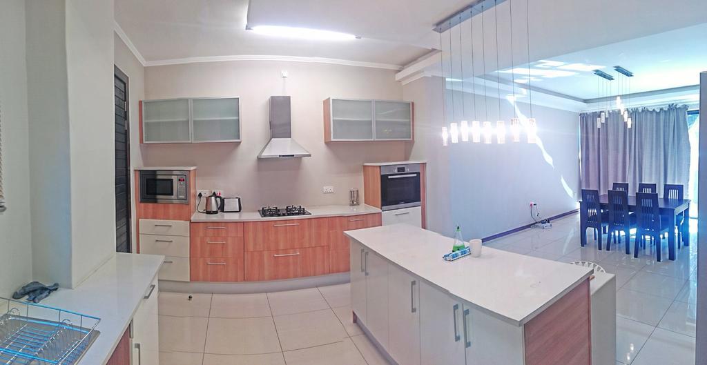 Lifestyle Apartments 哈博罗内 外观 照片