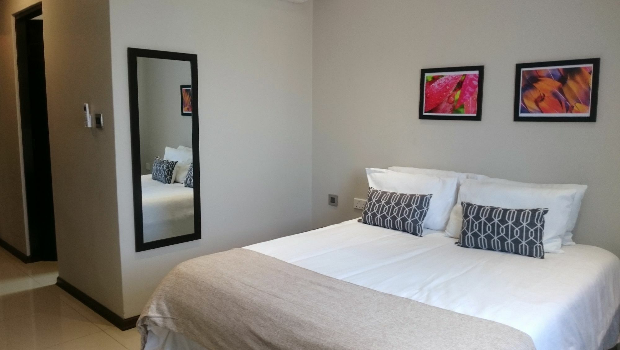 Lifestyle Apartments 哈博罗内 外观 照片